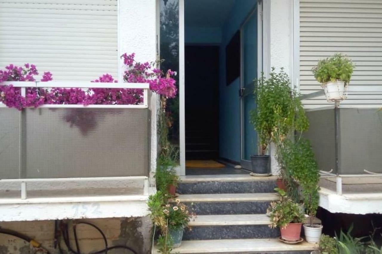 Gkionis Apartment Каламата Экстерьер фото